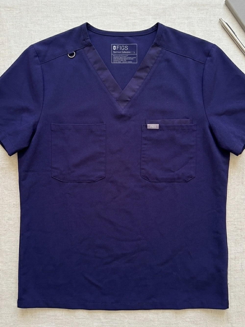 FIGS Men’s Navy V-Neck Medical Top